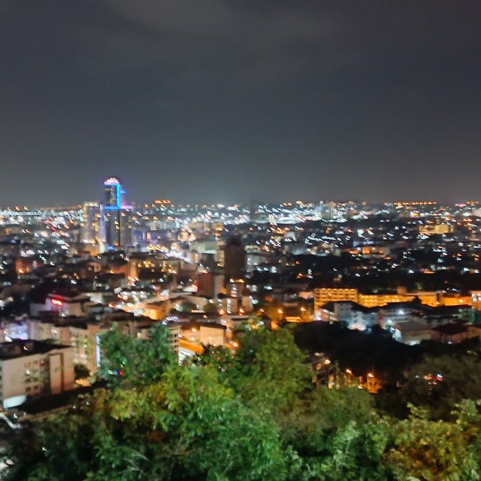 Bangkok de nuit, vue depuis les hauteurs
