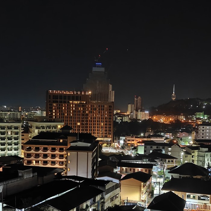 Skyline thaïlandais de nuit